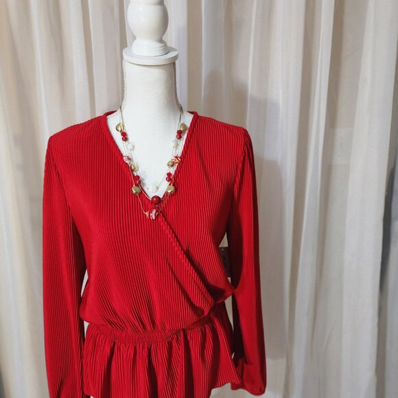 NWT- Red Ribbed Peplum- Waisted Long- Sleeved Shirt - Picture 8 of 8